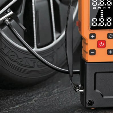 MU-006 in use, inflating a car tire